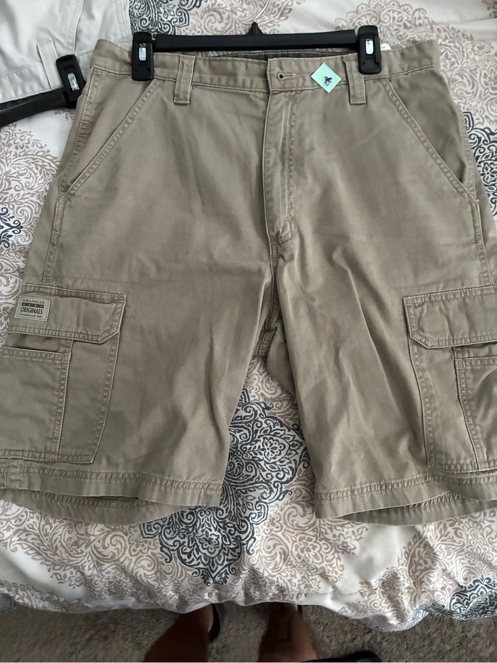 Wrangler Men's Cargo Shorts in Khaki